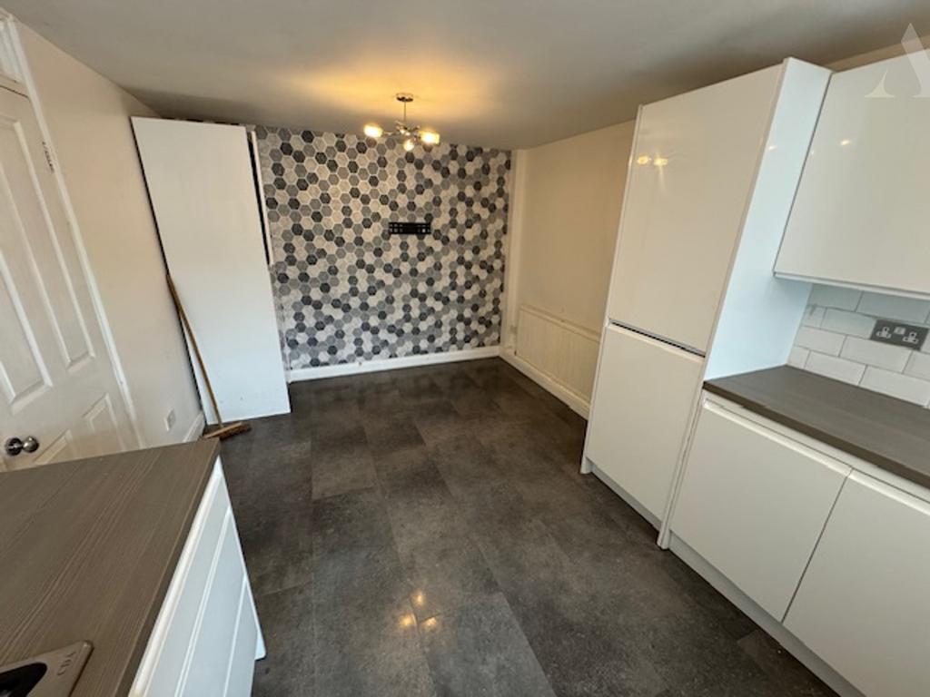 120 St Giles Road Kitchen x 2.jpeg
