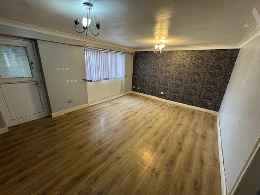 120 St Giles Road Lounge.jpeg