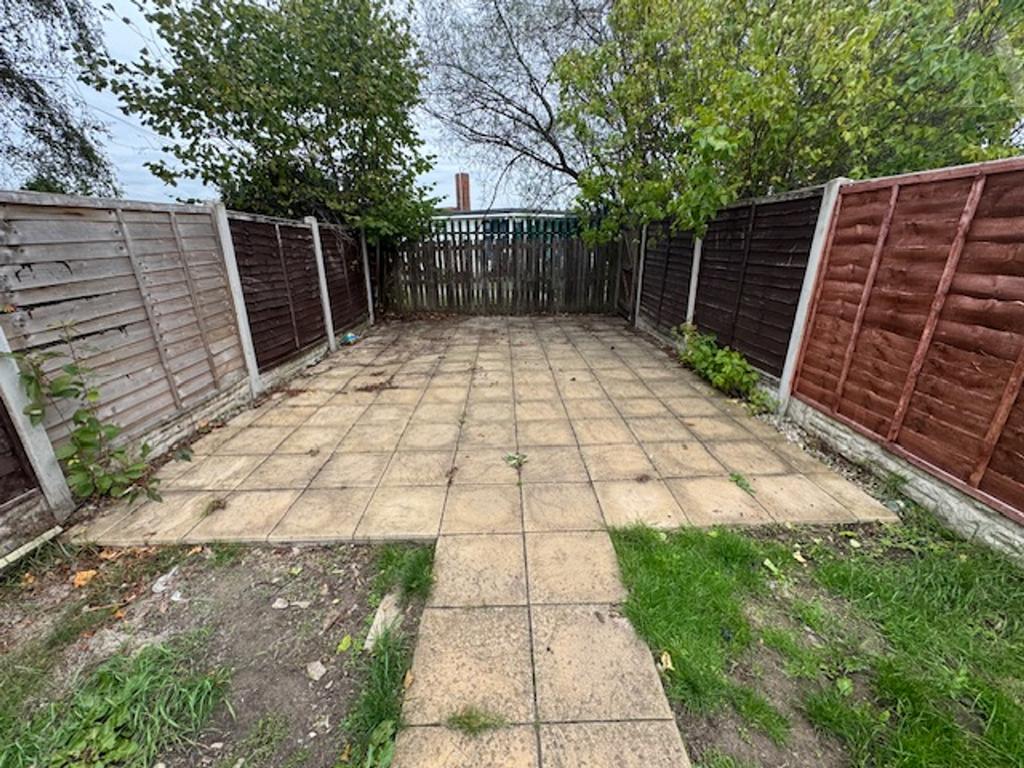 120 St Giles Road Rear Garden x 2.jpeg
