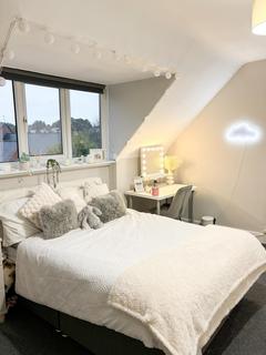 7 bedroom house to rent, St Michaels Crescent, Leeds