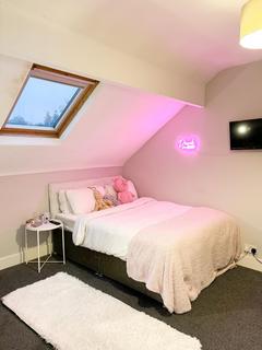 7 bedroom house to rent, St Michaels Crescent, Leeds
