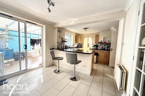 4 bedroom detached house for sale, Cobblestone Court, Northampton