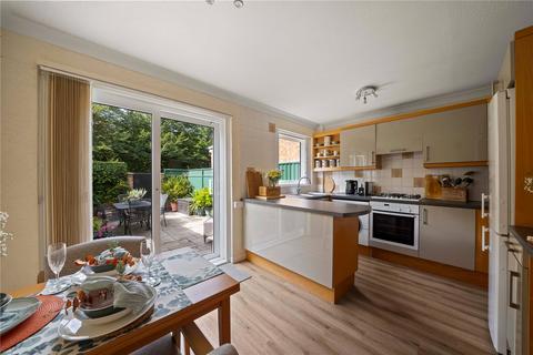 25 Dumbleton Close, Kingston Upon Thames, KT1 3ST