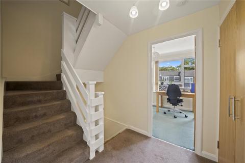 25 Dumbleton Close, Kingston Upon Thames, KT1 3ST