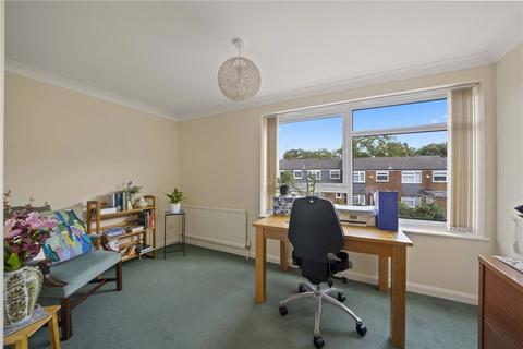 25 Dumbleton Close, Kingston Upon Thames, KT1 3ST