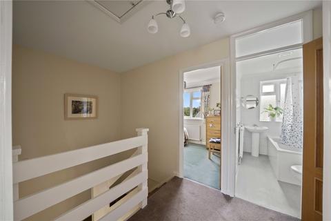 25 Dumbleton Close, Kingston Upon Thames, KT1 3ST