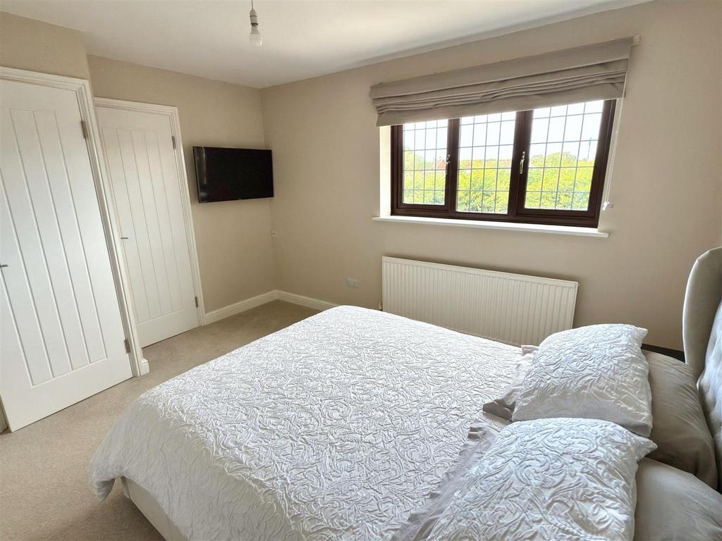 BED 1.jpg