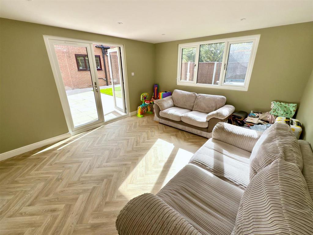 CABIN INTERNAL.jpg