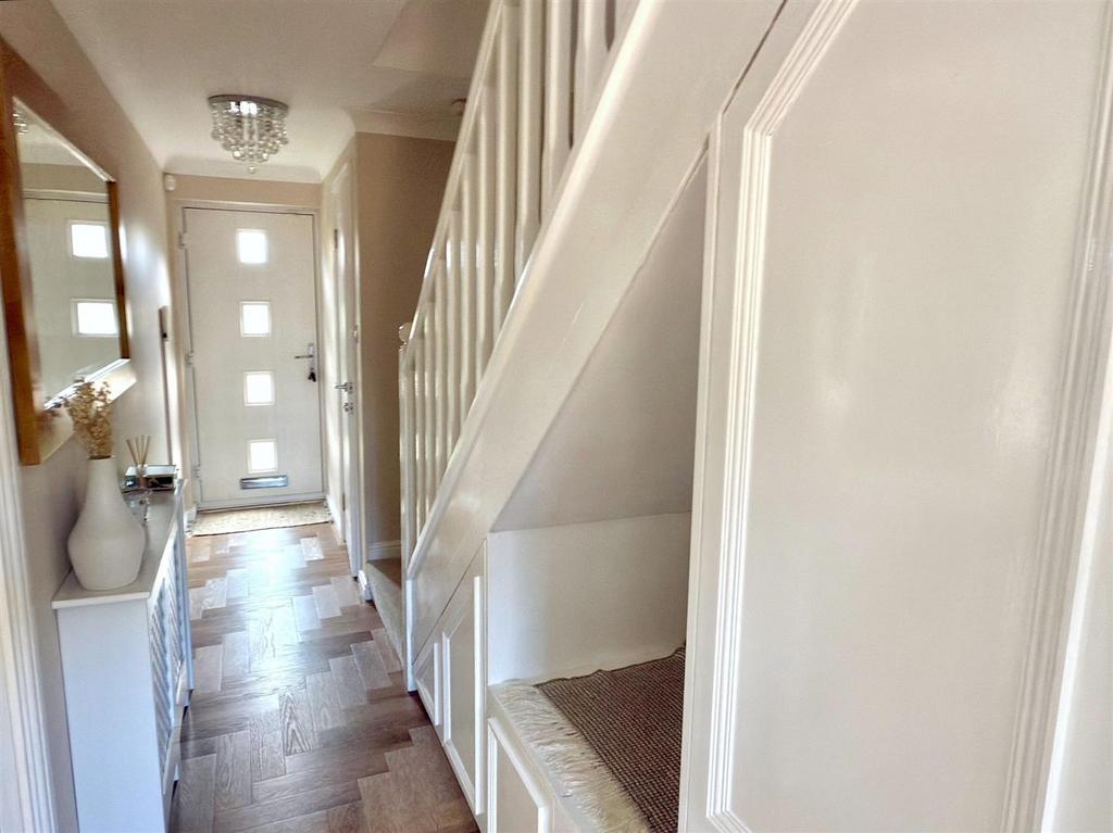 HALLWAY.jpg