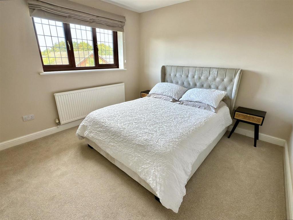 MASTER BEDROOM.jpg
