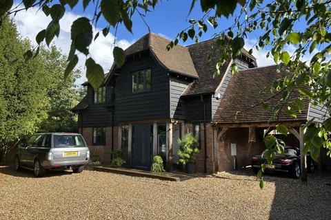 Aylesbury Road, Aston Clinton