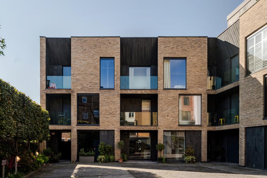 311610 - 4 Cotswold Mews-2.jpeg