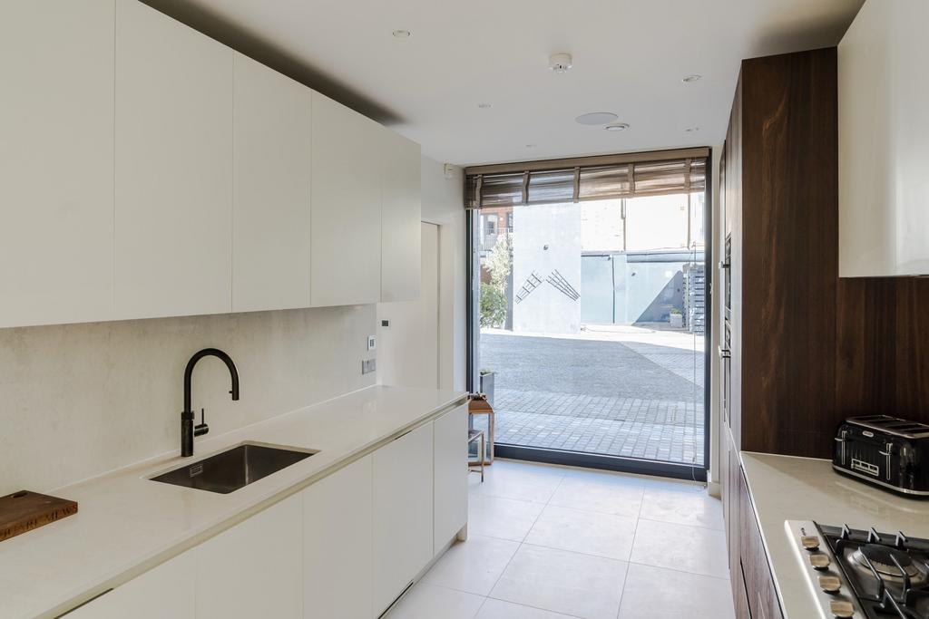 311656 - 4 Cotswold Mews-48.jpeg