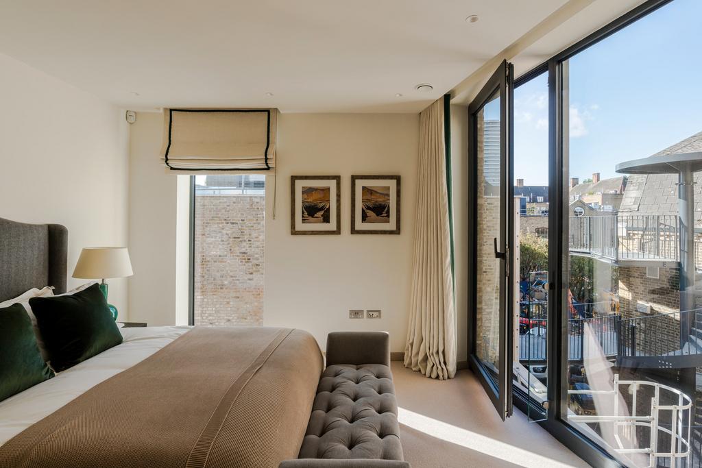 311627 - 4 Cotswold Mews-19.jpeg