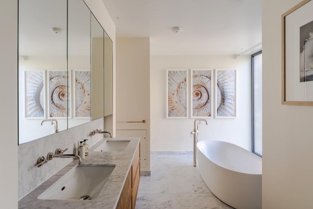 311638 - 4 Cotswold Mews-30.jpeg