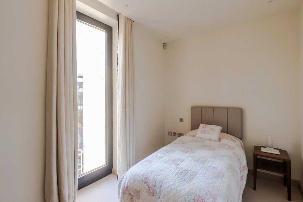 311626 - 4 Cotswold Mews-18.jpeg