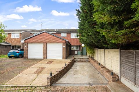 22 Aintree Close, Gravesend, DA12 5AS