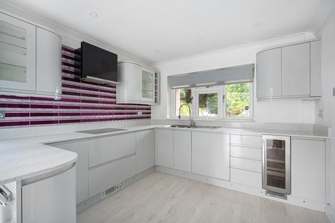 22 Aintree Close, Gravesend, DA12 5AS
