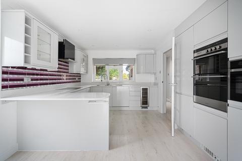 22 Aintree Close, Gravesend, DA12 5AS