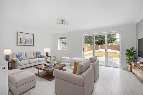 22 Aintree Close, Gravesend, DA12 5AS