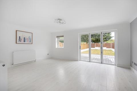 22 Aintree Close, Gravesend, DA12 5AS