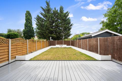 22 Aintree Close, Gravesend, DA12 5AS