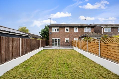 22 Aintree Close, Gravesend, DA12 5AS