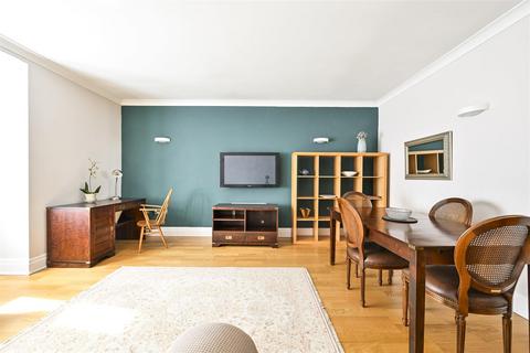 2 bedroom apartment to rent, Temple House, London EC4Y