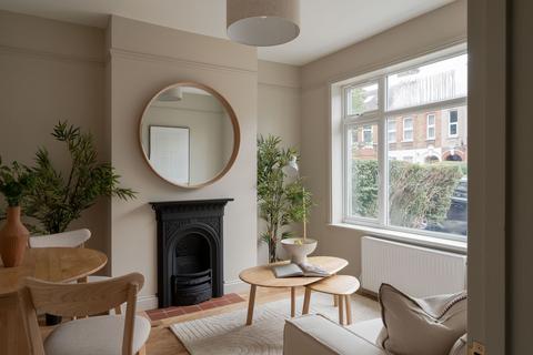 114 Fleeming Road, Walthamstow, London, E17 5ES