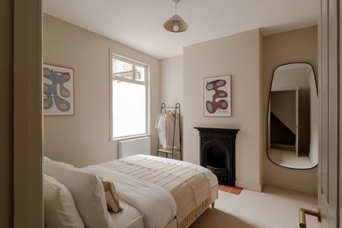 114 Fleeming Road, Walthamstow, London, E17 5ES