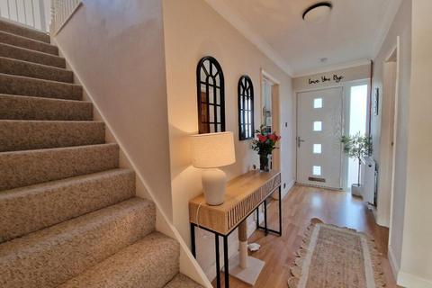 11 Arcadia Road, Burnham-on-crouch, CM0 8EF