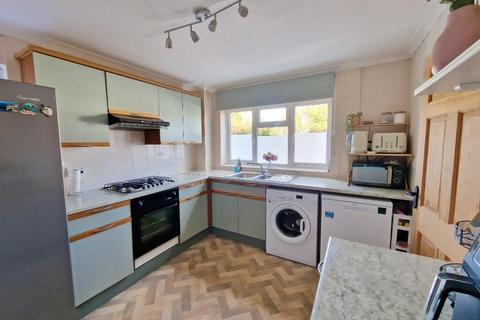 11 Arcadia Road, Burnham-on-crouch, CM0 8EF
