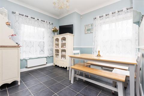 undefined, Bronte Avenue, Fairfield SG5 4FT