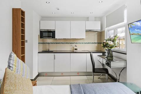 Studio to rent, Gloucester Place, Marylebone, London, NW1