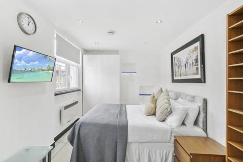 Studio to rent, Gloucester Place, Marylebone, London, NW1