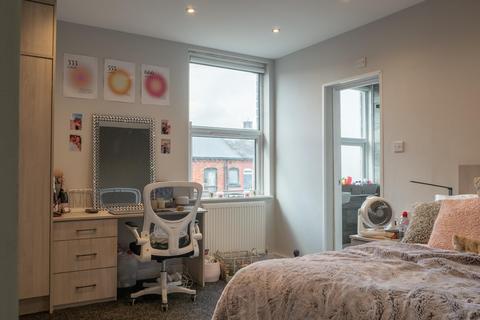 6 bedroom house to rent, Regent Terrace, Leeds