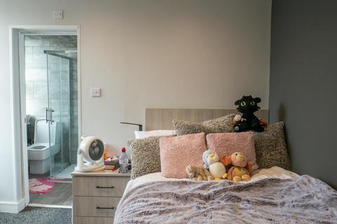 6 bedroom house to rent, Regent Terrace, Leeds