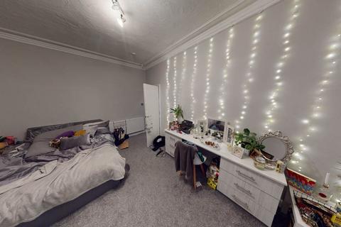 6 bedroom house to rent, Estcourt Terrace, Leeds