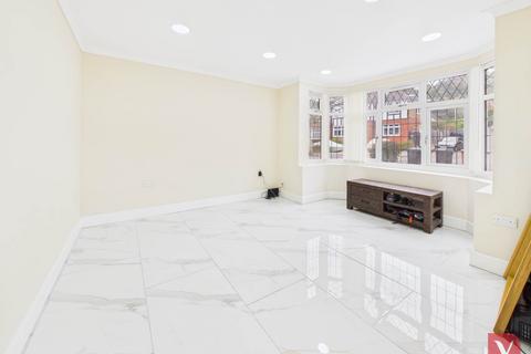 undefined, Elmwood Crescent, Luton LU2
