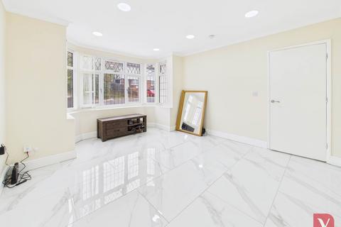 undefined, Elmwood Crescent, Luton LU2