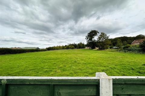 undefined, Field Avenue, Thorpe Willoughby, Selby