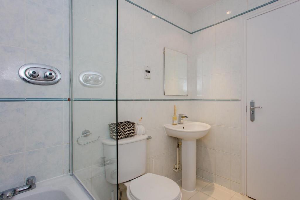 13 Yarlington Court-LR-23.jpg