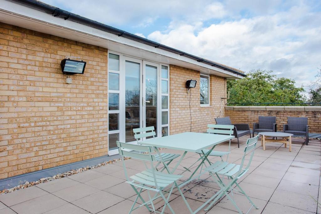 13 Yarlington Court-LR-35.jpg