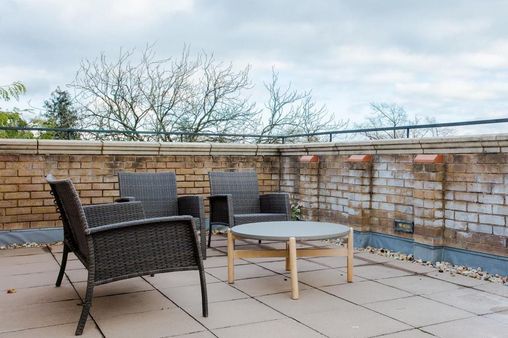 13 Yarlington Court-LR-31.jpg