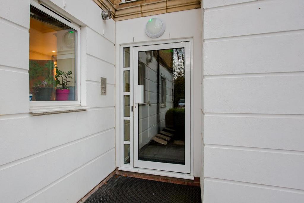 13 Yarlington Court-LR-54.jpg