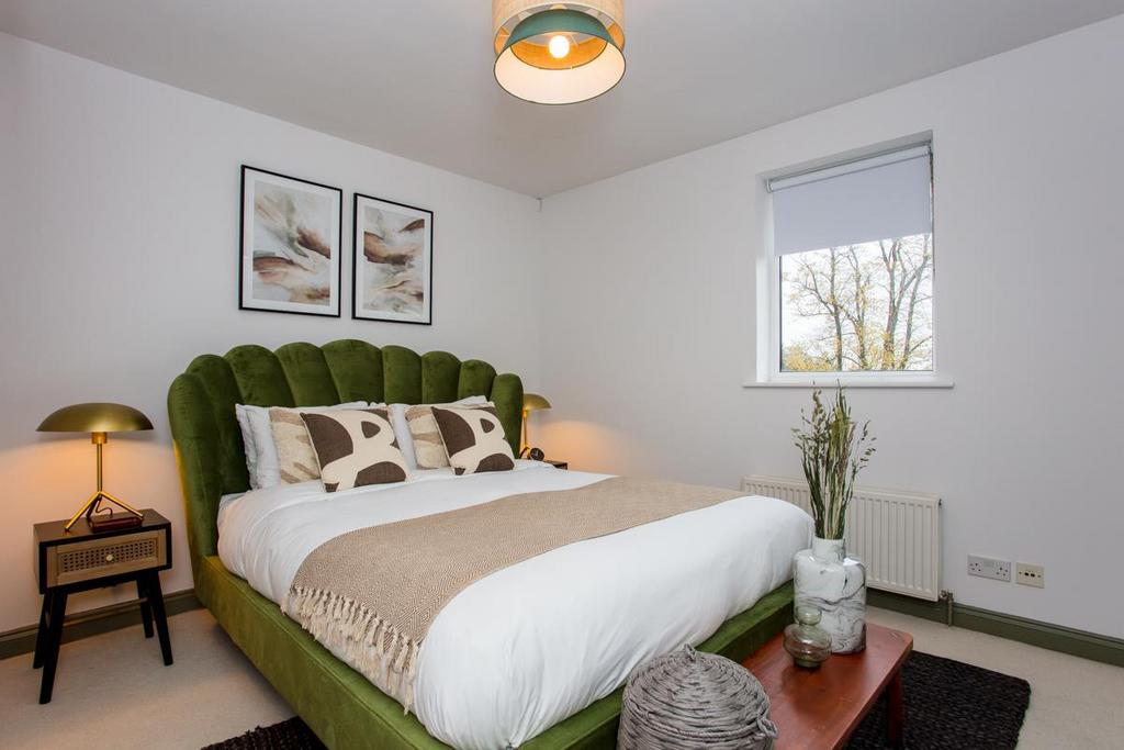 13 Yarlington Court-LR-14.jpg