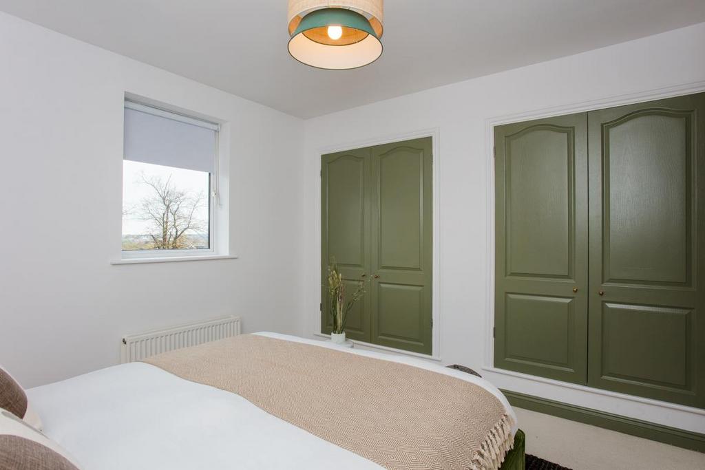 13 Yarlington Court-LR-18.jpg