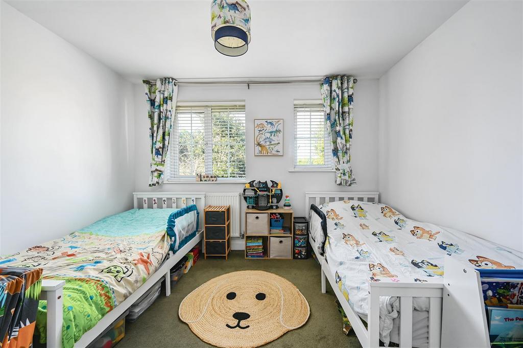 5 CLARENCE GARDENS - TN402 FJ - PHOTOS (9).jpg