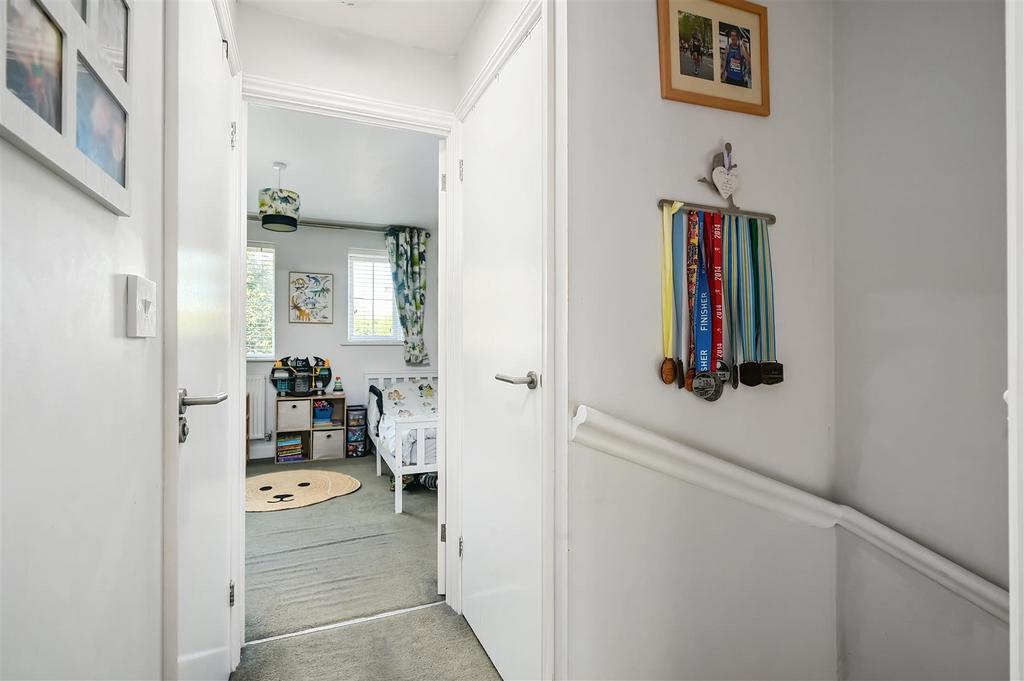 5 CLARENCE GARDENS - TN402 FJ - PHOTOS (12).jpg