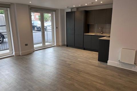 3 bedroom flat to rent, Holden Road, Woodside Park N12